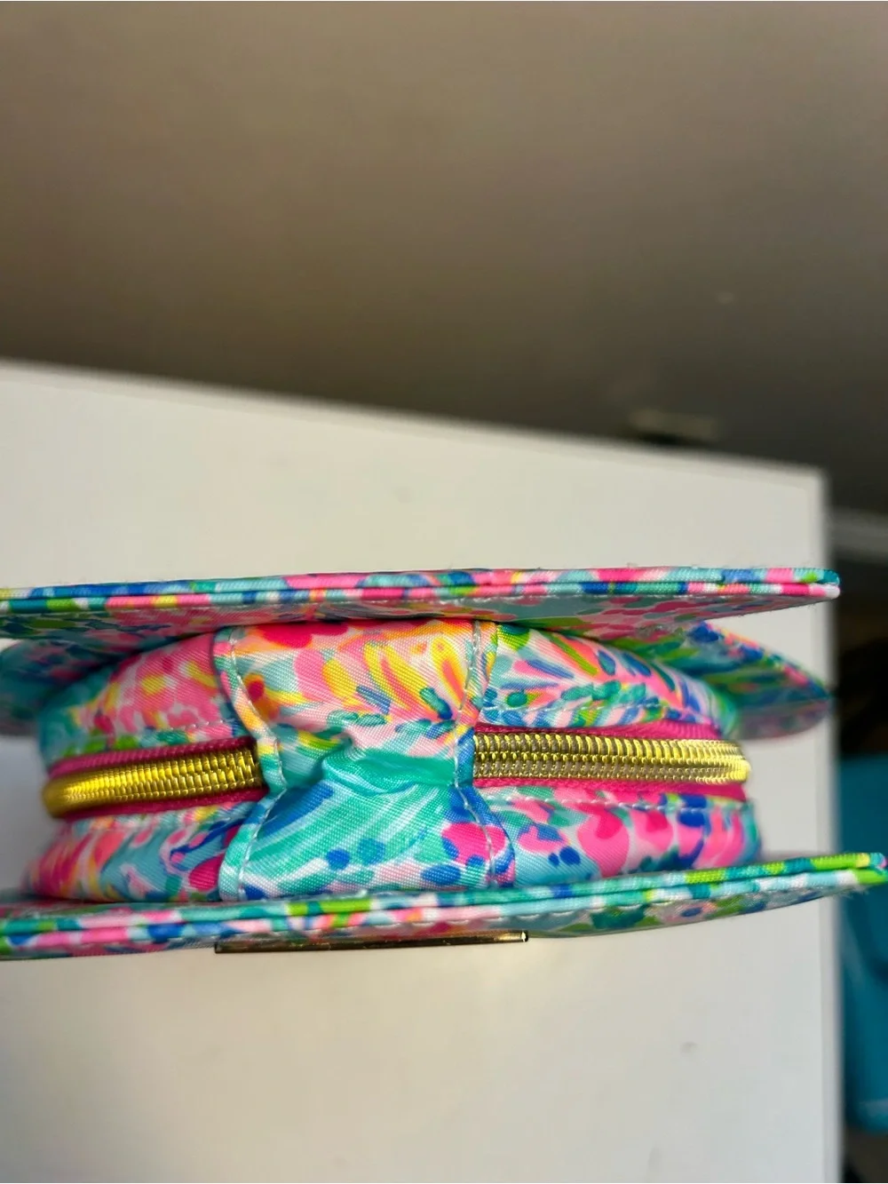 Lilly Pulitzer Shell Cosmetic Pouch with slots for brushes - Multicolor coastal